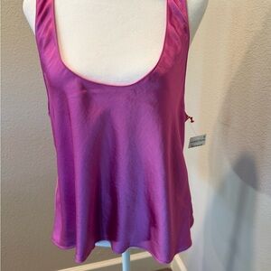 Silky Scoop Neck Women's Cami in Vibrant Magenta
